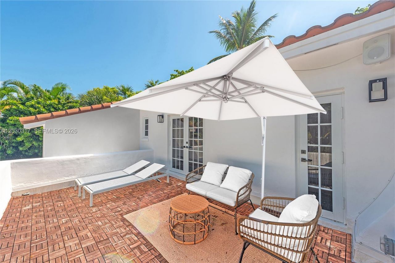 5236 Pine Tree Dr , Miami Beach, FL 33140 Photo