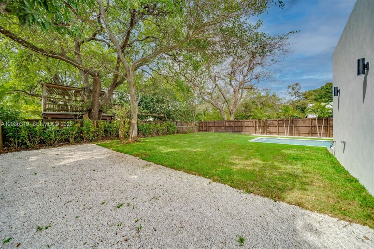 8990 N Miami Ave , El Portal, FL 33150 Photo