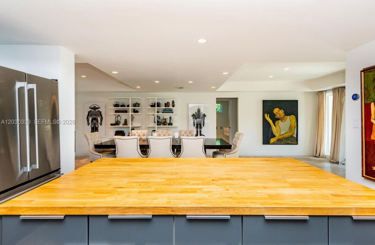 575 W 50th St , Miami Beach, FL 33140 Photo