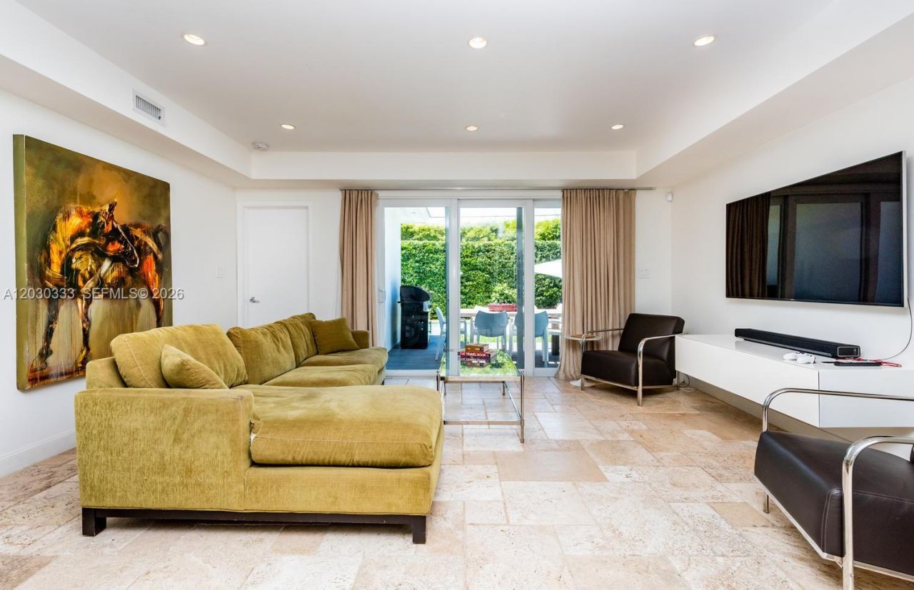 575 W 50th St , Miami Beach, FL 33140 Photo