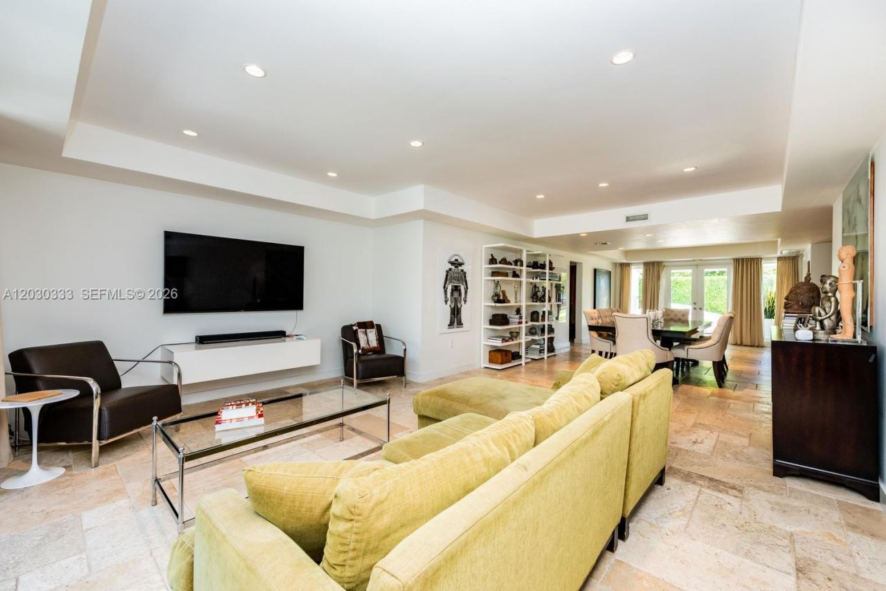 575 W 50th St , Miami Beach, FL 33140 Photo