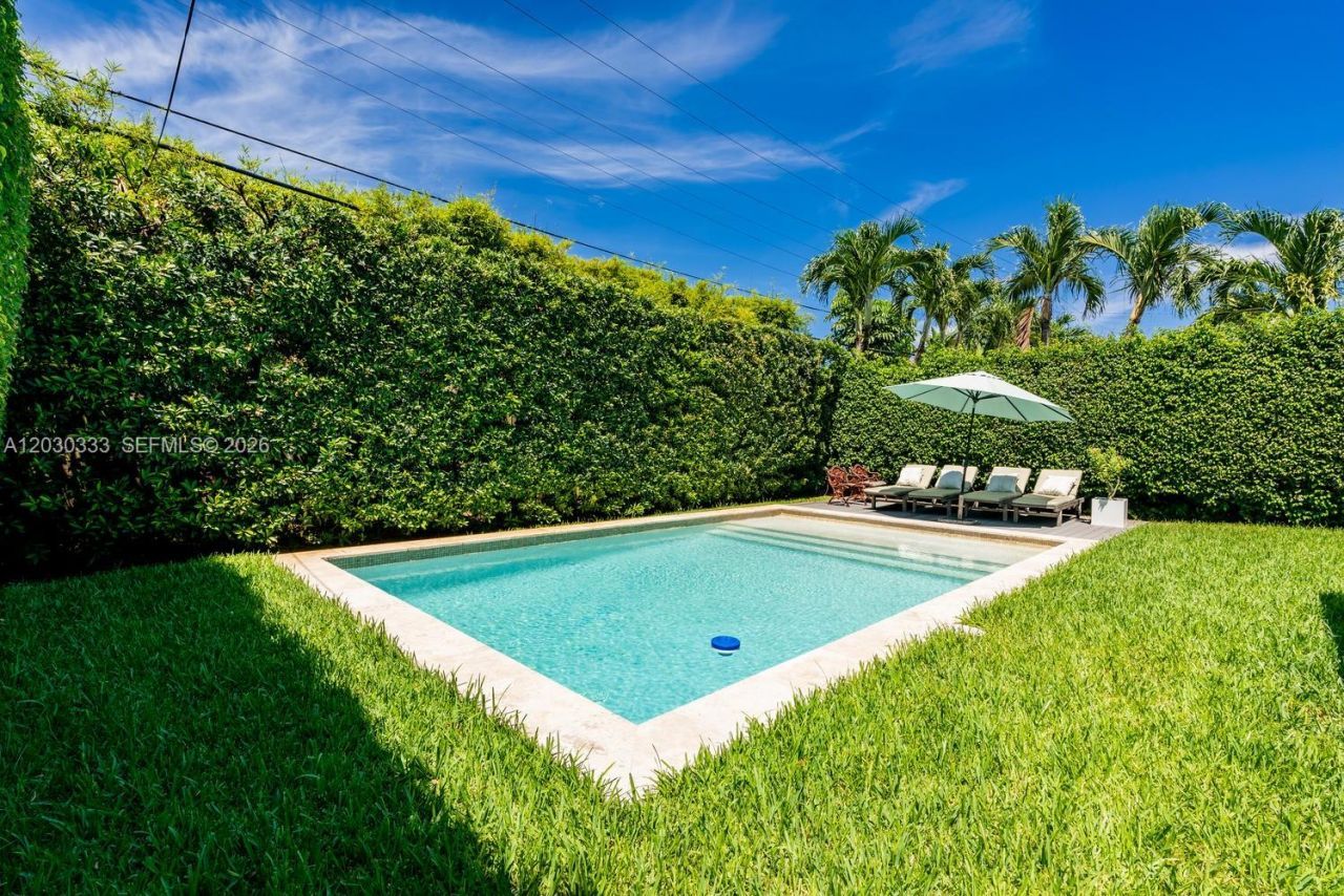 575 W 50th St , Miami Beach, FL 33140 Photo