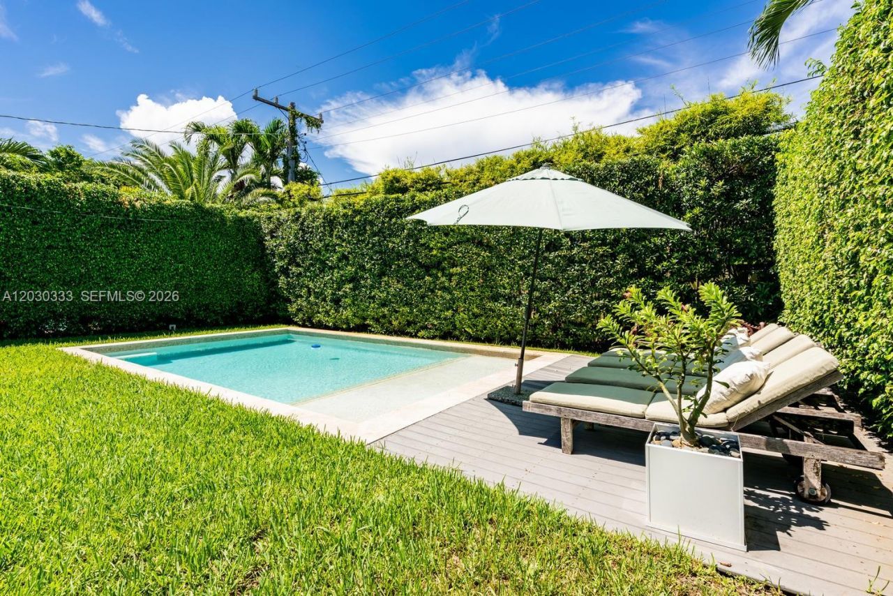 575 W 50th St , Miami Beach, FL 33140 Photo