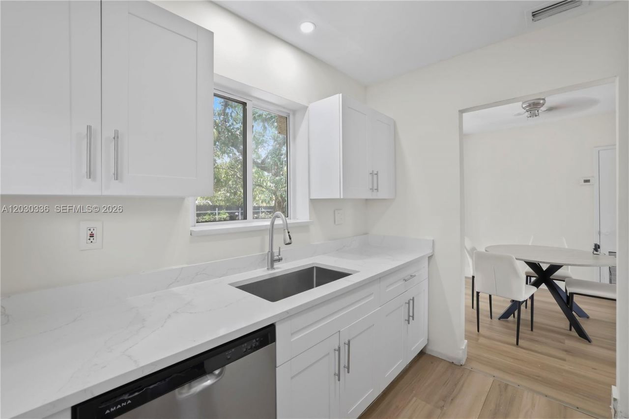 579 NW 119th St, Miami, FL 33168 Photo