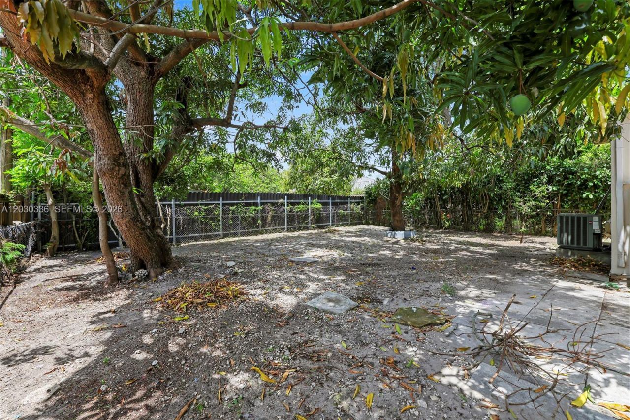 579 NW 119th St, Miami, FL 33168 Photo