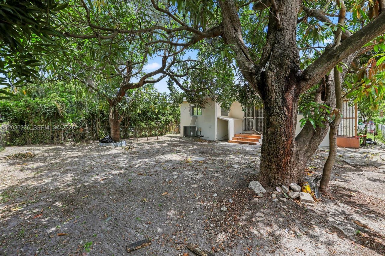 579 NW 119th St, Miami, FL 33168 Photo