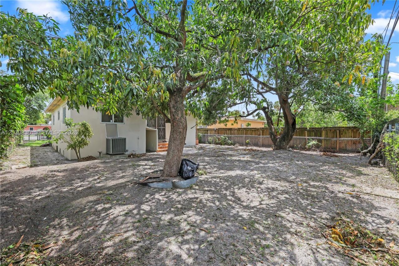 579 NW 119th St, Miami, FL 33168 Photo