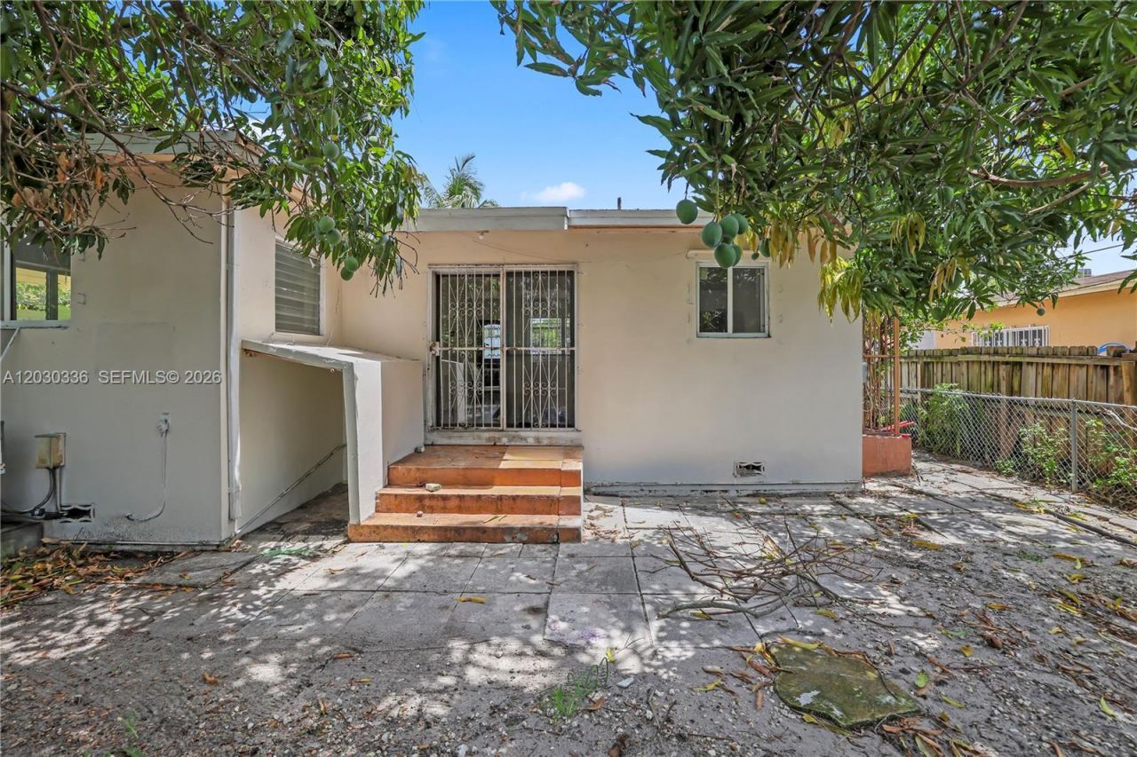 579 NW 119th St, Miami, FL 33168 Photo