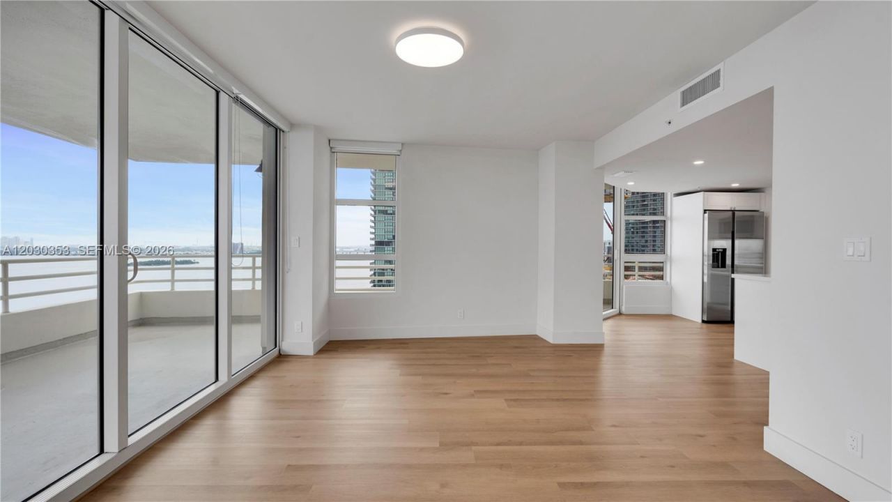 555 NE 34th St , Unit 1601, Miami, FL 33137 Photo