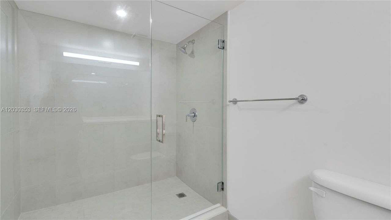 555 NE 34th St , Unit 1601, Miami, FL 33137 Photo