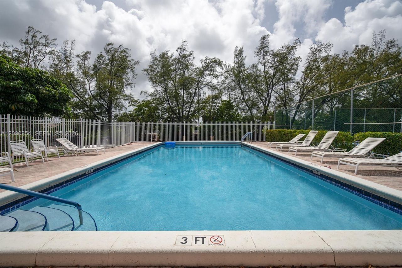 5911 NE 14th Ln, Unit 205S, Fort Lauderdale, FL 33334 Photo