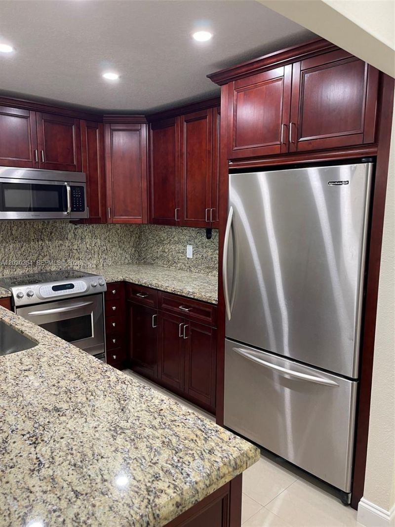 5911 NE 14th Ln, Unit 205S, Fort Lauderdale, FL 33334 Photo