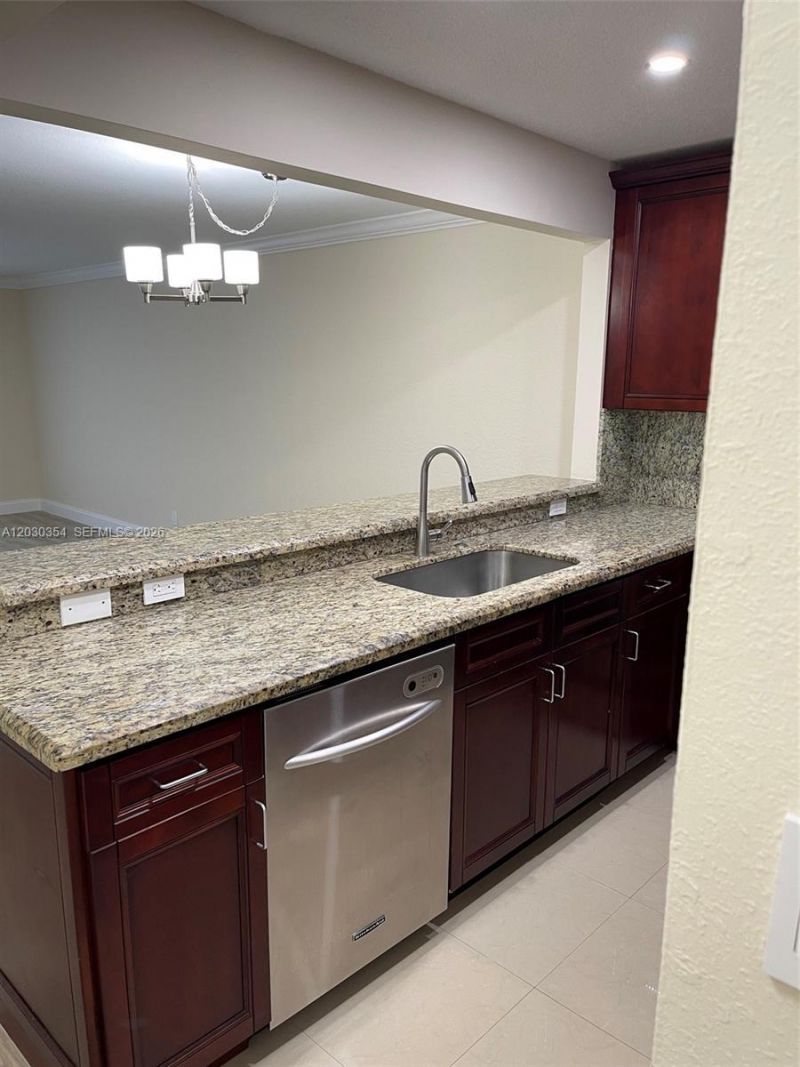 5911 NE 14th Ln, Unit 205S, Fort Lauderdale, FL 33334 Photo