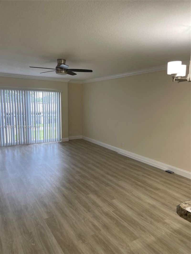 5911 NE 14th Ln, Unit 205S, Fort Lauderdale, FL 33334 Photo