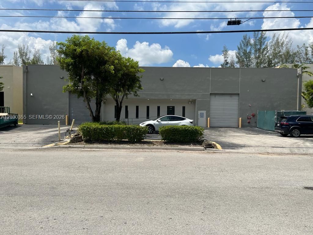 2281 NW 95th Ave , Doral, FL 33172 Main Photo