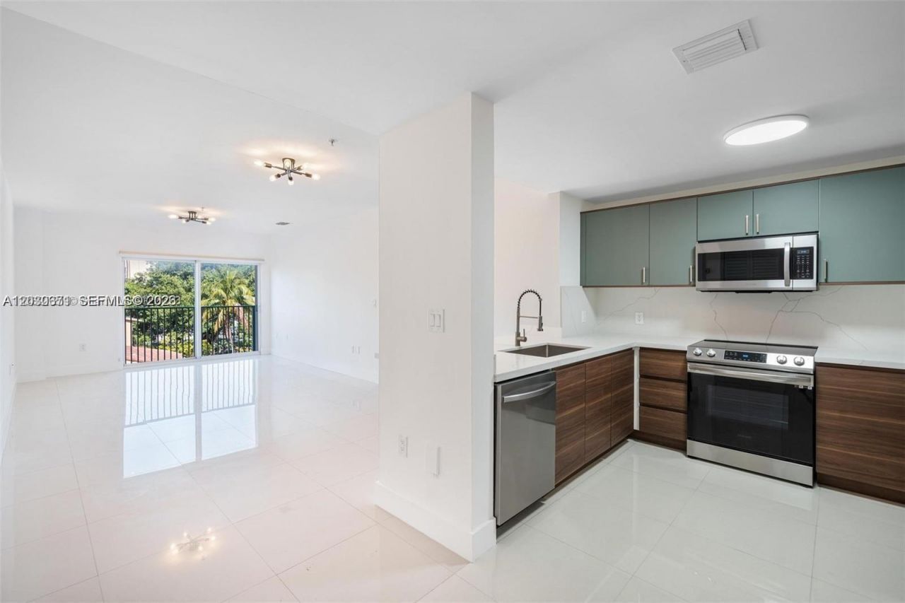 2280 SW 32nd Ave , Unit 201, Miami, FL 33145 Photo