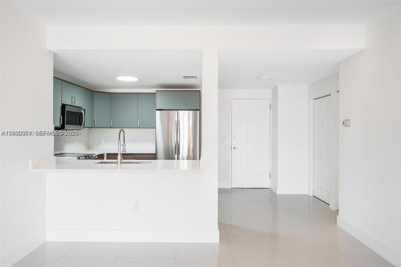 2280 SW 32nd Ave , Unit 201, Miami, FL 33145 Photo