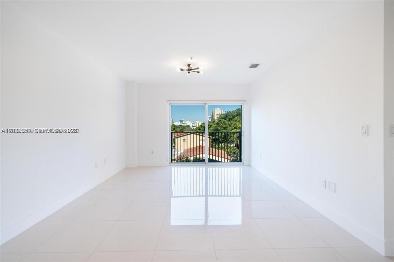 2280 SW 32nd Ave , Unit 201, Miami, FL 33145 Photo