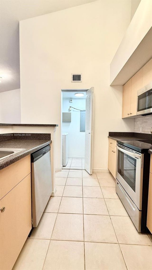 4220 San Marino Blvd , Unit 303, West Palm Beach, FL 33409 Photo