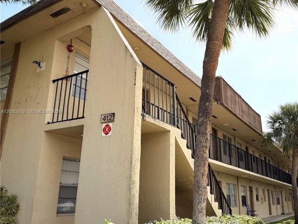 412 Lakeside Dr, Unit 223, Margate, FL 33063