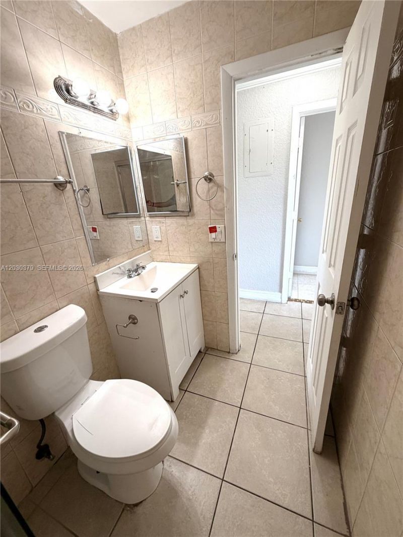 412 Lakeside Dr, Unit 223, Margate, FL 33063 Photo