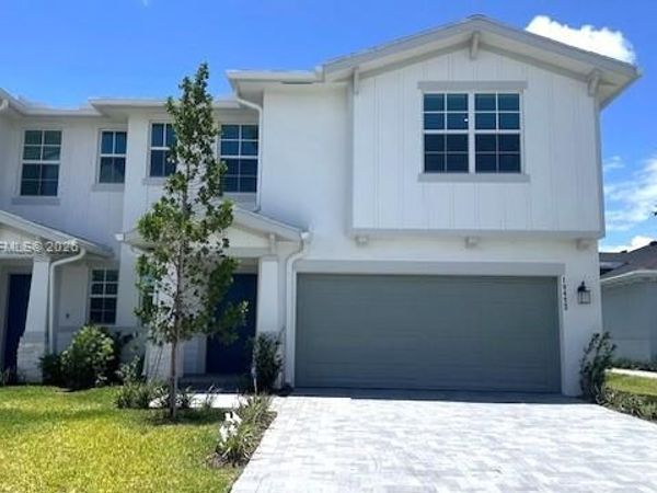 19472 Whispering Creek Rd , Loxahatchee, FL 33470