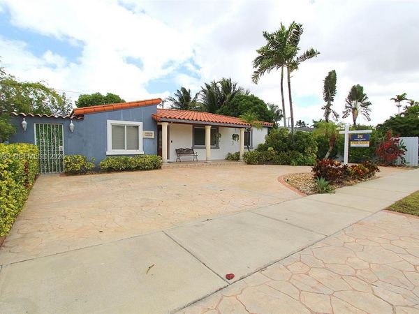 7281 SW 9th St, Unit 2, Miami, FL 33144