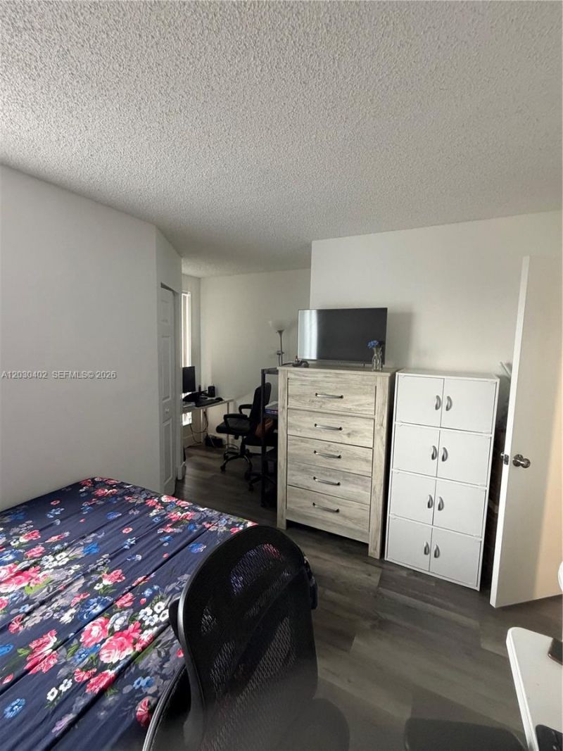 675 NW 85th Ct , Unit 8-207, Miami, FL 33126 Photo