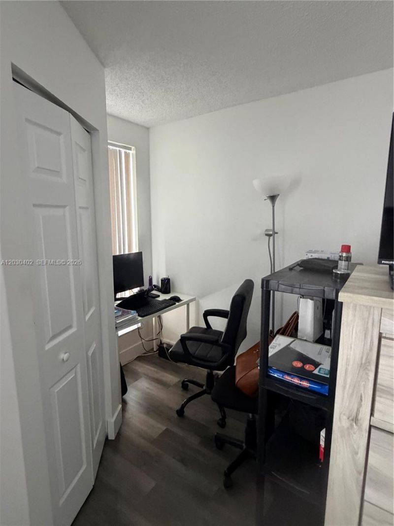 675 NW 85th Ct , Unit 8-207, Miami, FL 33126 Photo
