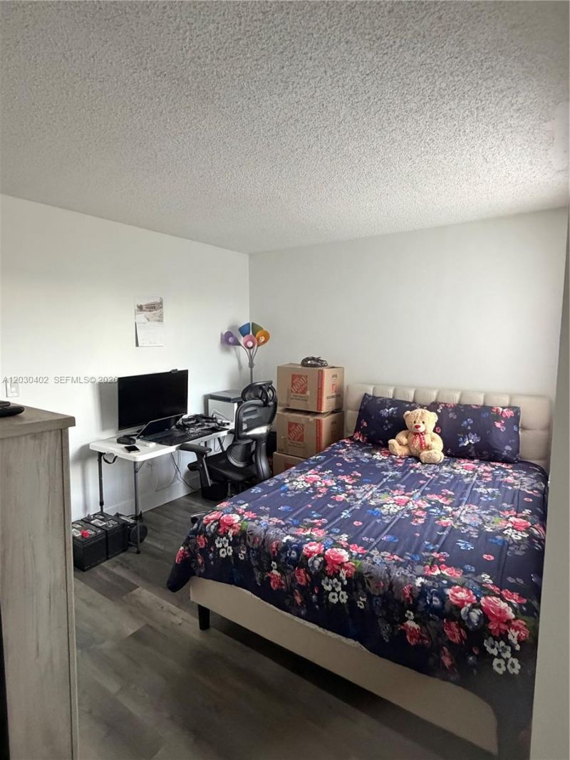675 NW 85th Ct , Unit 8-207, Miami, FL 33126 Photo