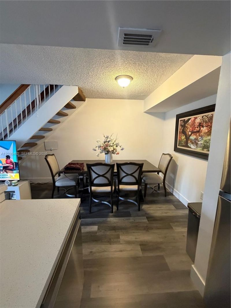 675 NW 85th Ct , Unit 8-207, Miami, FL 33126 Photo