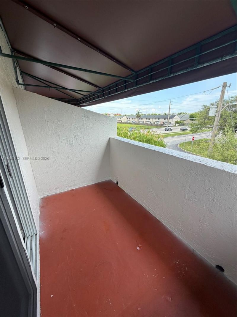 675 NW 85th Ct, Unit 8-207, Miami, FL 33126 Photo