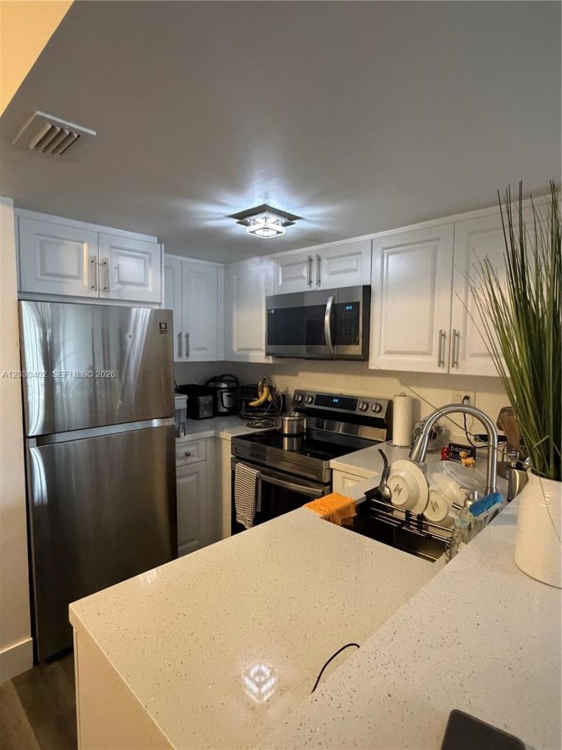 675 NW 85th Ct , Unit 8-207, Miami, FL 33126 Photo