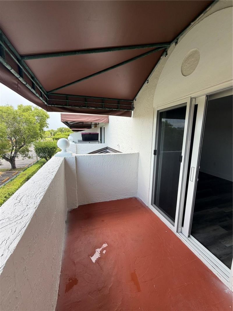 675 NW 85th Ct, Unit 8-207, Miami, FL 33126 Photo