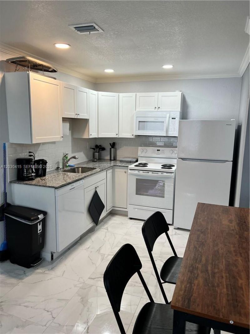 2240 Simms St , Unit 3, Hollywood, FL 33020 Photo