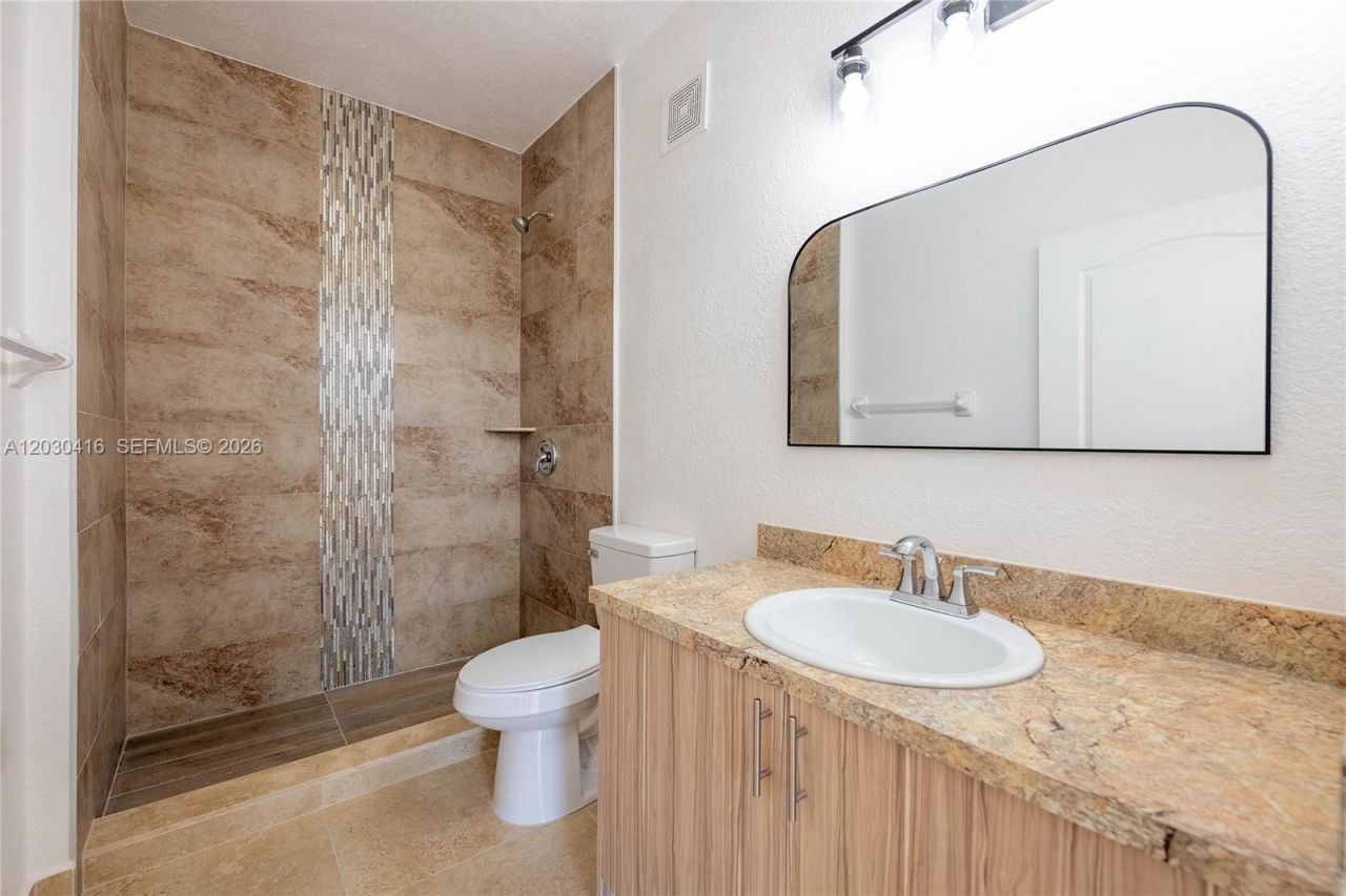7200 NW 177th St , Unit 109-7, Hialeah, FL 33015 Photo