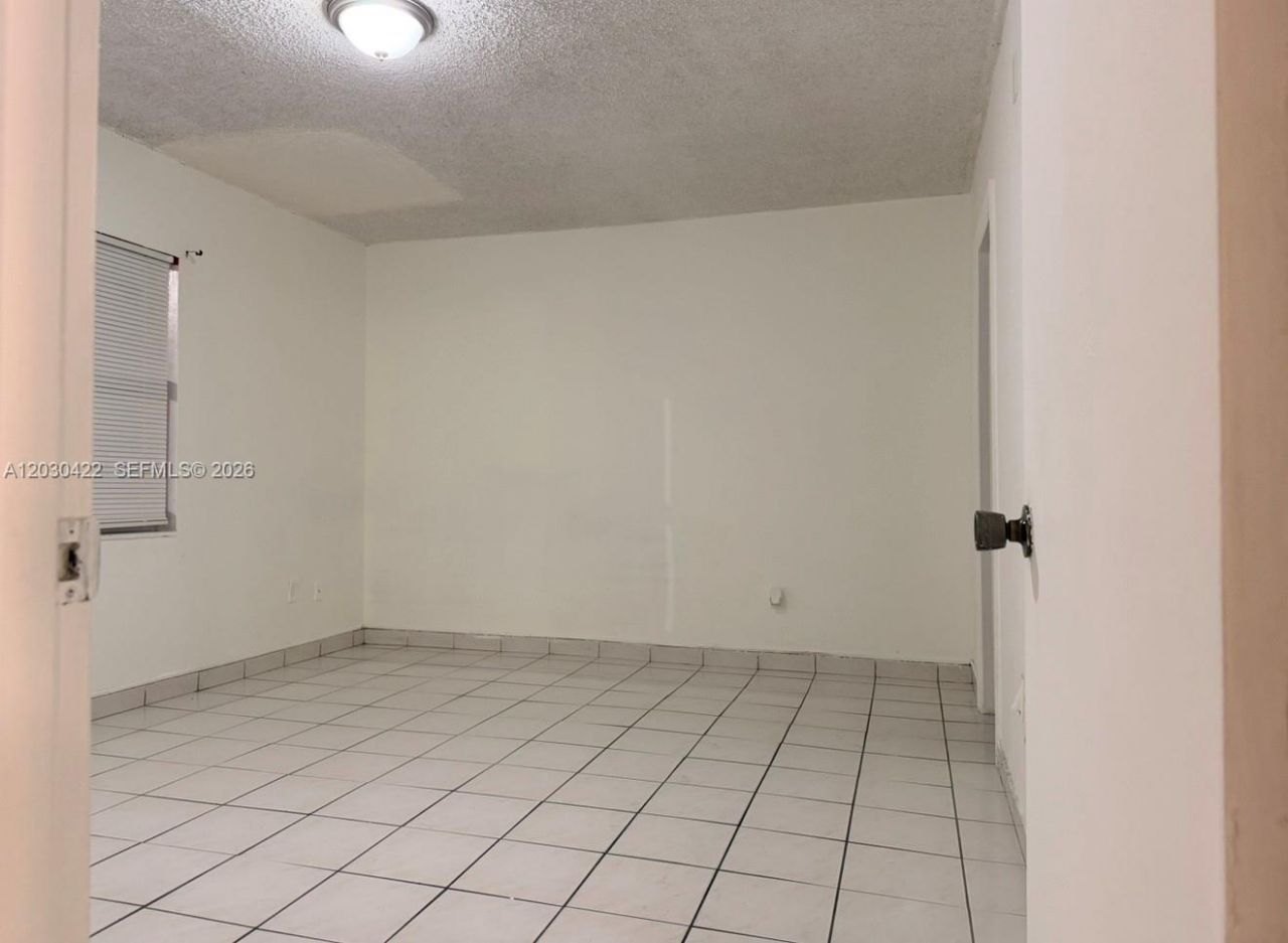 1035 W 77th St, Unit 211, Hialeah, FL 33014 Photo