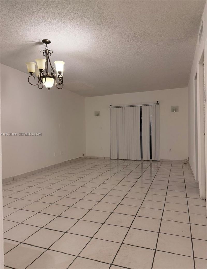 1035 W 77th St, Unit 211, Hialeah, FL 33014 Photo