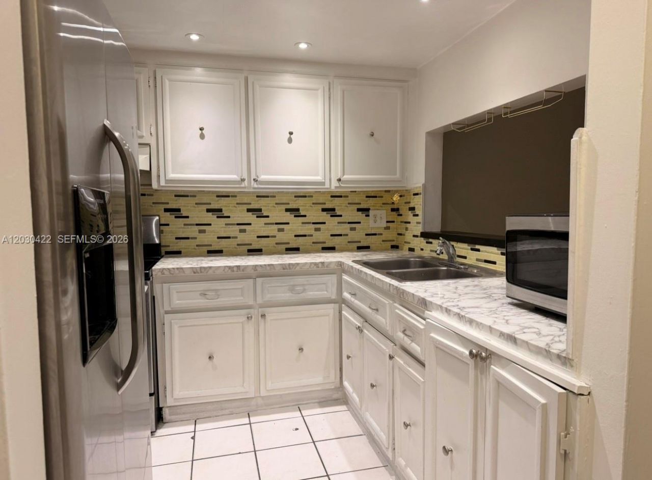 1035 W 77th St, Unit 211, Hialeah, FL 33014 Photo