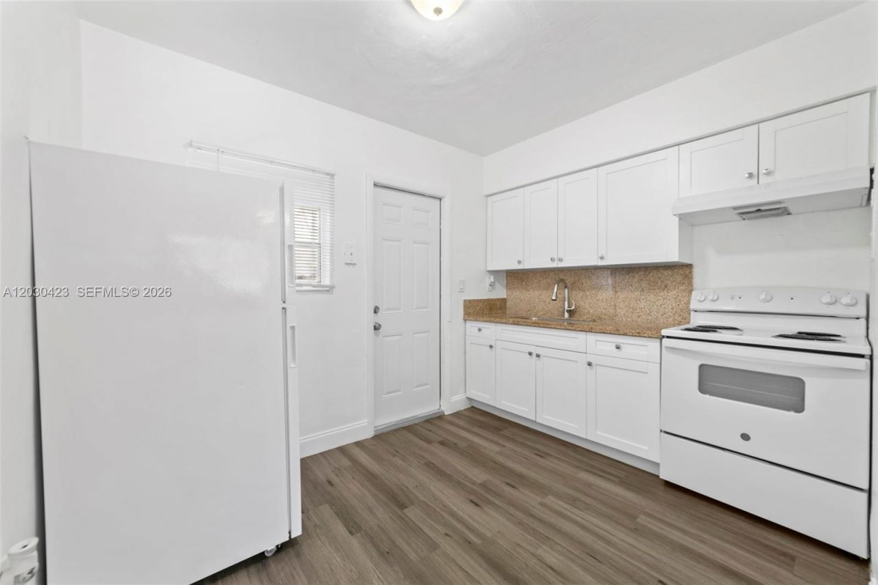 15940 NE 19th Ct , Unit 3, North Miami Beach, FL 33162 Photo
