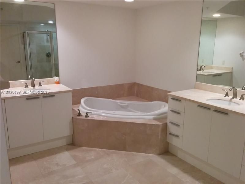14951 Royal Oaks Ln, Unit 1104, North Miami, FL 33181 Photo