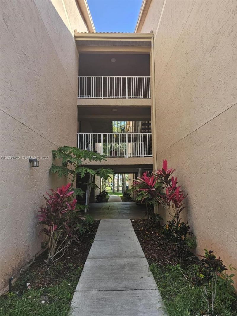 15771 SW 106th Ter, Unit 204, Miami, FL 33196 Photo