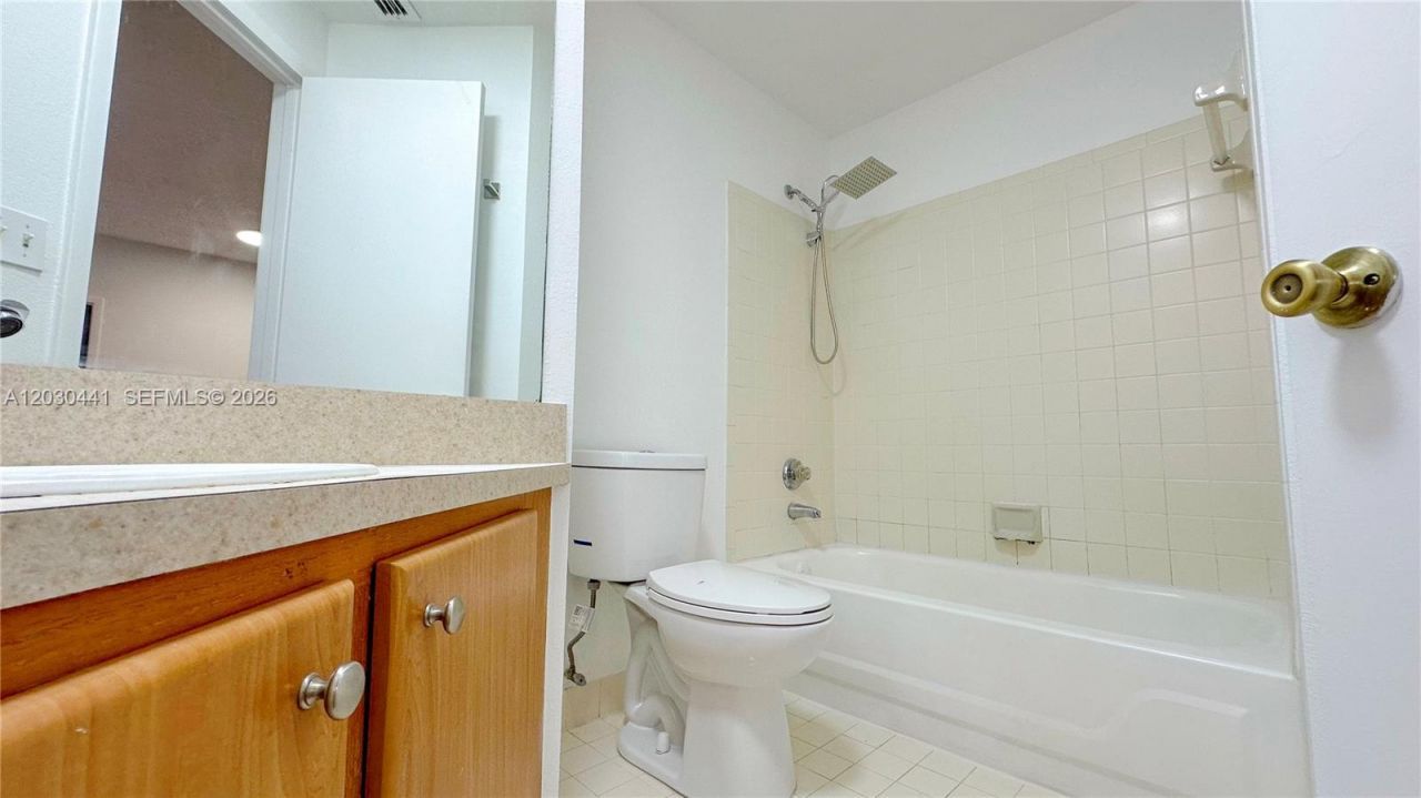 2445 SW 18th Ter , Unit 107, Fort Lauderdale, FL 33315 Photo