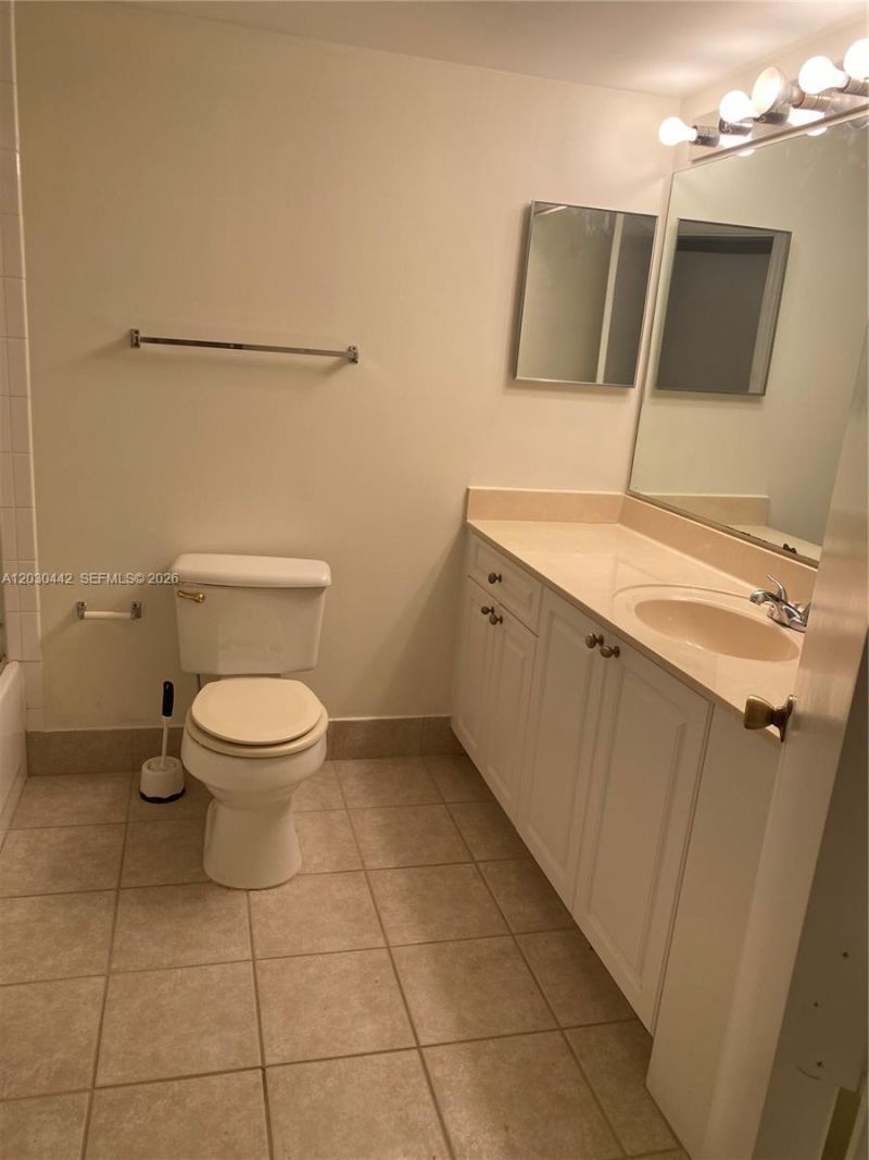 300 N Crestwood Ct N, Unit 310, Royal Palm Beach, FL 33411 Photo