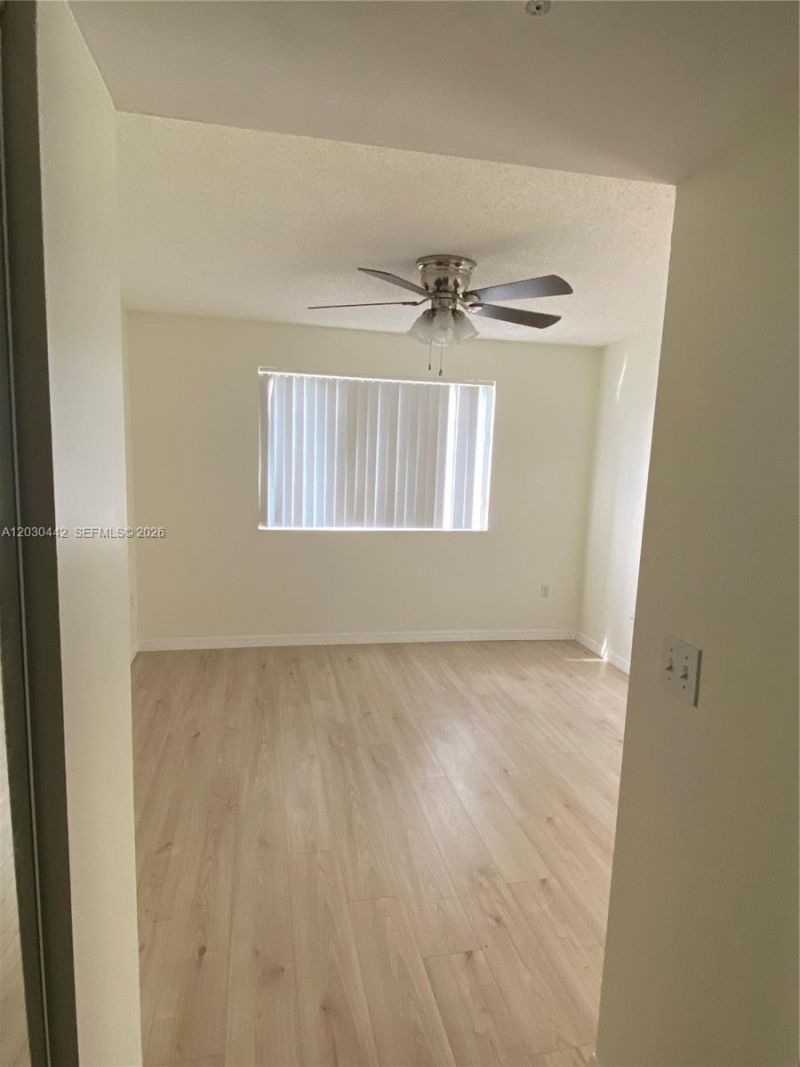300 N Crestwood Ct N, Unit 310, Royal Palm Beach, FL 33411 Photo