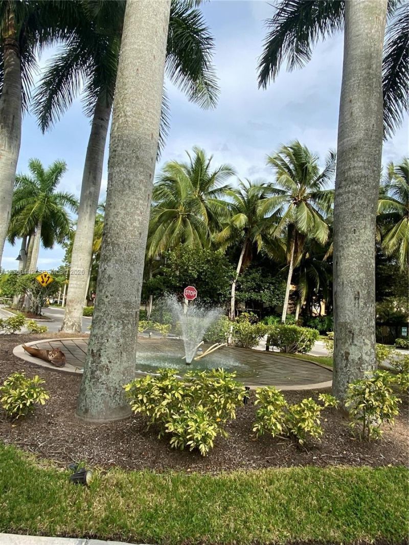 300 N Crestwood Ct N, Unit 310, Royal Palm Beach, FL 33411 Photo