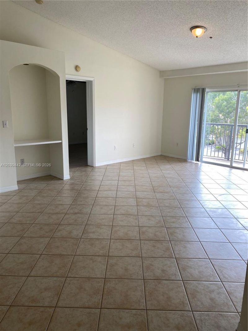 300 N Crestwood Ct N, Unit 310, Royal Palm Beach, FL 33411 Photo