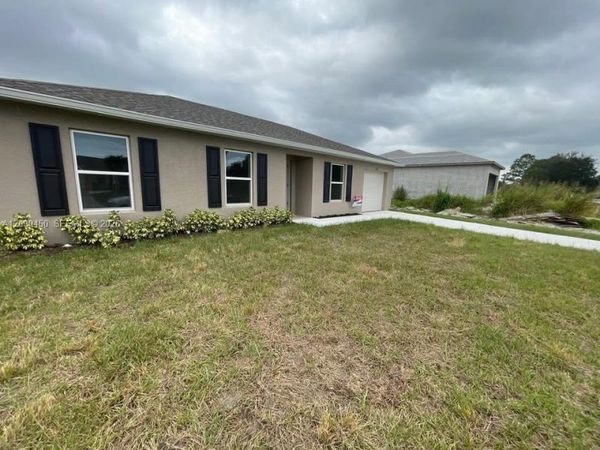 2613 62nd St W , Lehigh Acres, FL 33971