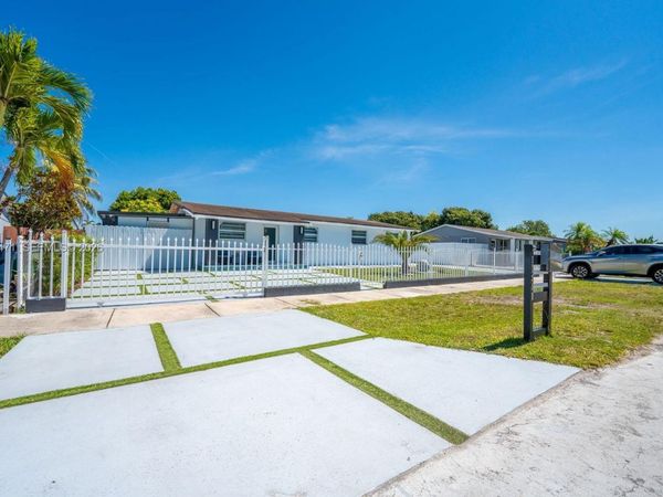 11851 SW 181st St , Miami, FL 33177