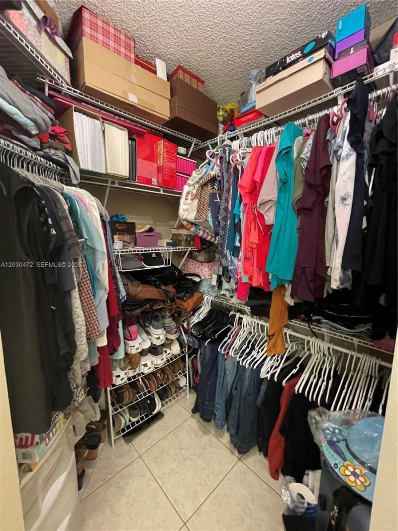 9711 Fontainebleau Blvd , Unit D203, Miami, FL 33172 Photo